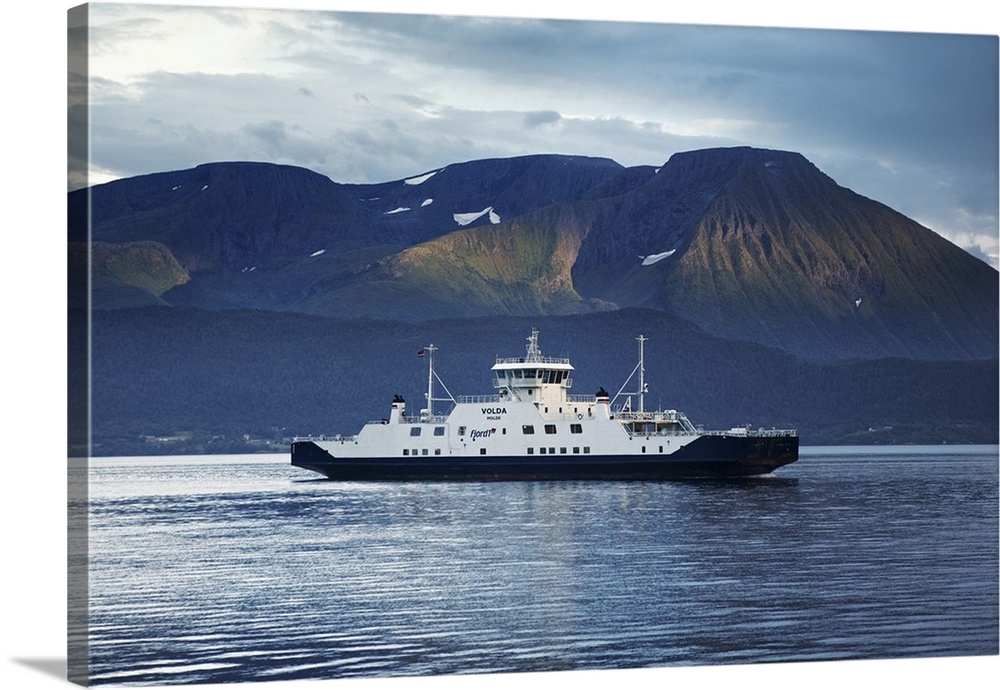 Norway, More og Romsdal, Scandinavia, Alesund, Car ferry crossing the fjords near Alesund.