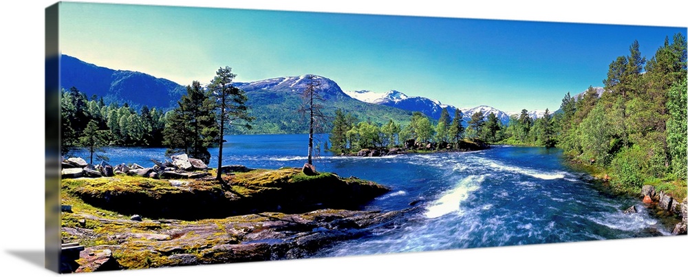 Norway, Sogn og Fjordane, Sognefjord, one of the longest and deepest fjord in the world