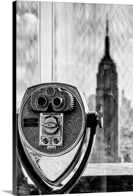 NYC, Manhattan, Rockefeller Center, Binoculars and skyscraper