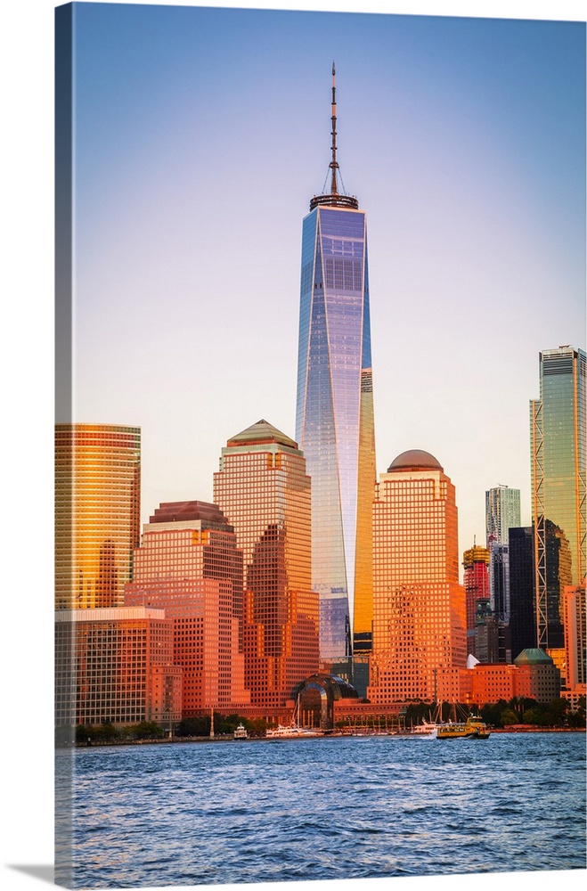 USA, New York City, Manhattan, Lower Manhattan, One World Trade Center, Freedom Tower, View from New Jersey towards Lower ...