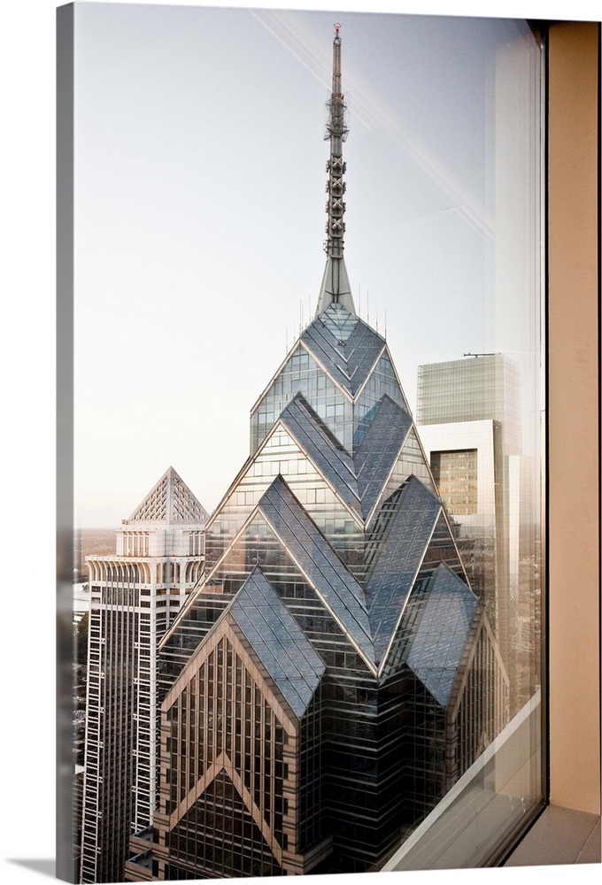 USA, Pennsylvania, Philadelphia, One Liberty Place tower, view from the R2L Restaurant on 37th floor of the Two Liberty Pl...