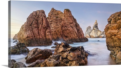 Portugal, Distrito De Lisboa, Cabo Da Roca, Estremadura, Rocks On Praia Da Ursa Beach