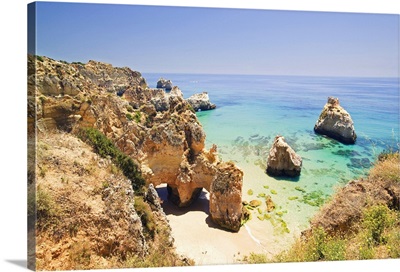 Portugal, Faro, Portimao, Atlantic ocean, Algarve, Praia de tres Irmaos near Alvor