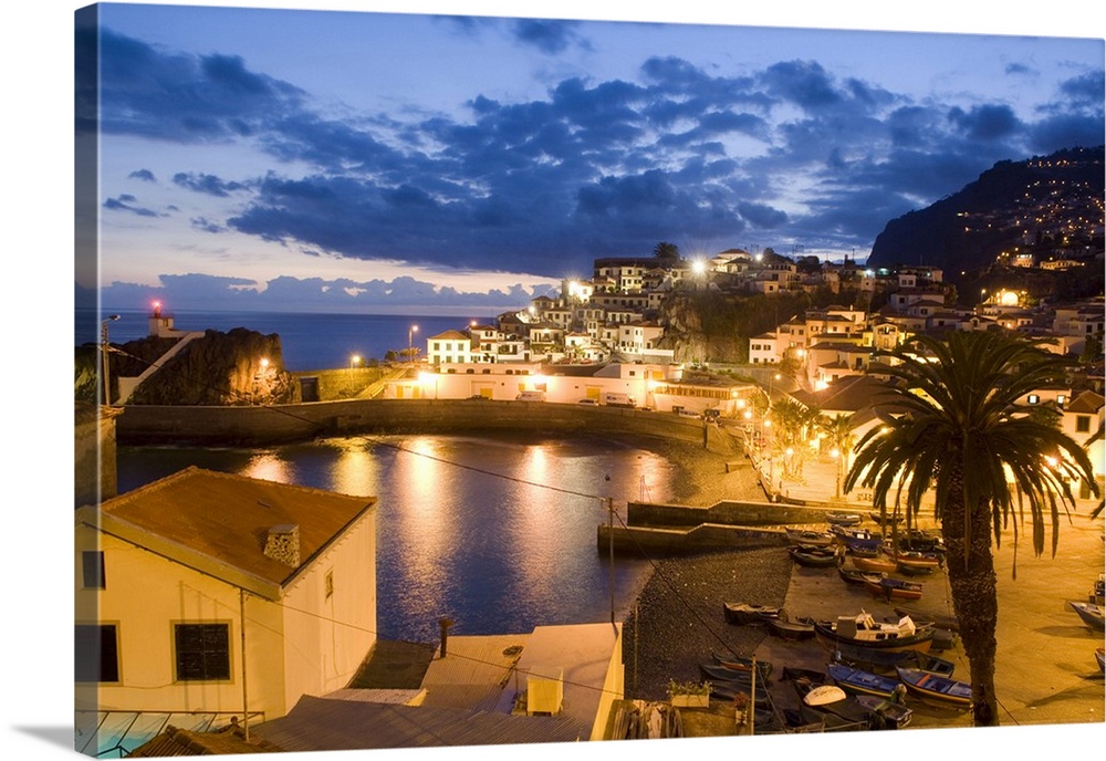 Portugal, Madeira, Camara de Lobos, Harbour at sunset