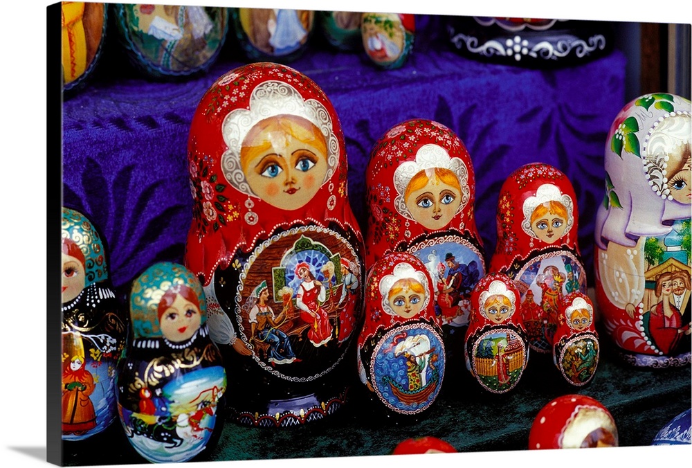 Russia, Saint Petersburg, (Leningrad), Matrioska, souvenirs