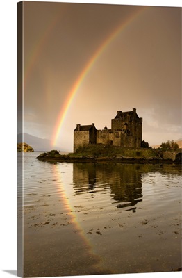 Scotland, Highland, Great Britain, Highlands, view of the castle and rainbow