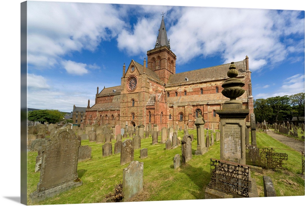 Scotland, Orkney islands, Kirkwall, St Magnus Cathedral