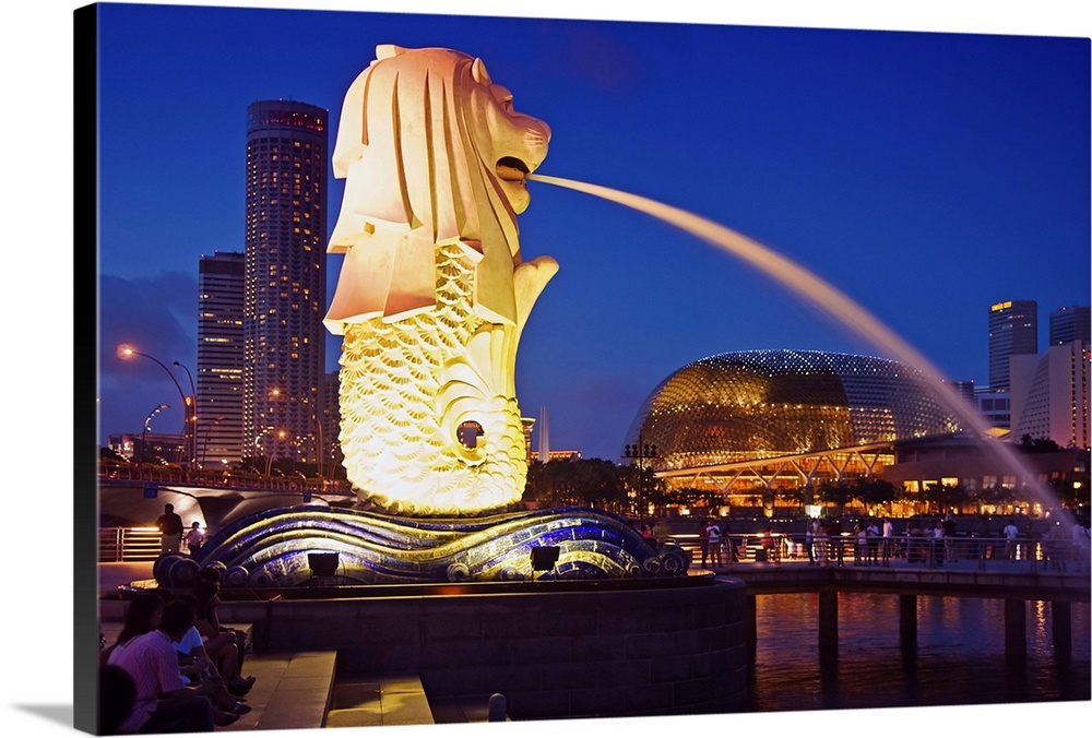Singapore, Singapore City, Merlion Park, view of Merilon and Esplanade