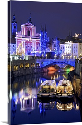 Slovenia, Upper Carniola, Ljubljana, Lighting for Christmas festivities