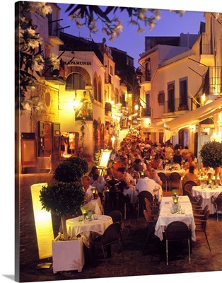 Spain, Balearic Islands, Ibiza, Dalt Vila (old town), restaurants