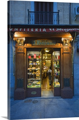 Spain, Madrid, Mediterranean area, Madrid district, Calle Mayor, shop