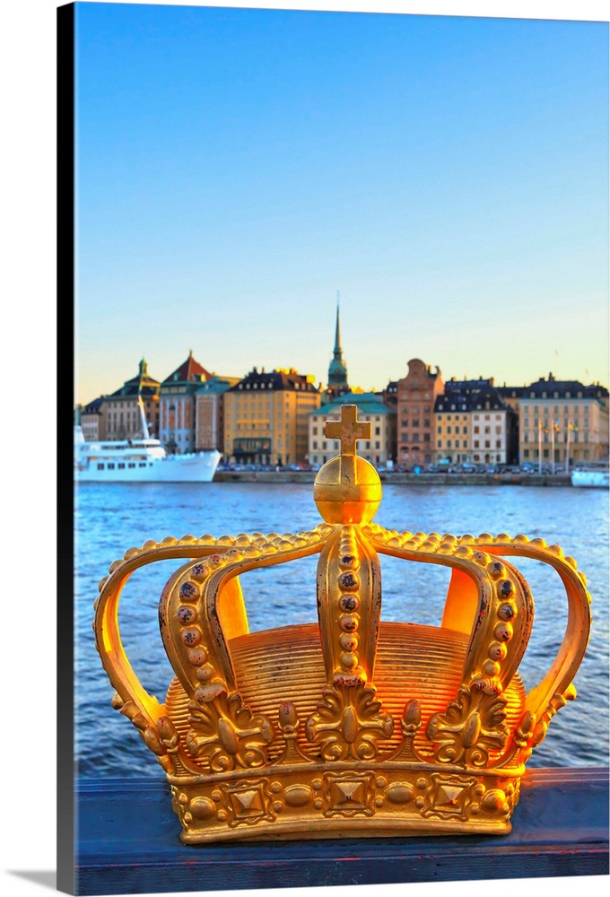 Sweden, Stockholm, Stockholm, Scandinavia, Crown on Skeppsholmbron bridge