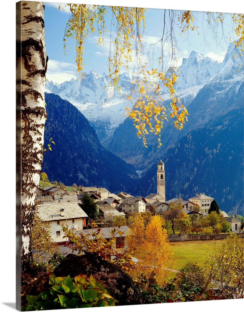 Switzerland, Graub.nden, Val Bregaglia, view towards Soglio village and Sciora range