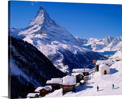 Switzerland, Valais, Zermatt, view towards Findeln village and Matterhorn mountain