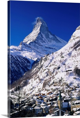 Switzerland, Valais, Zermatt, view towards the village and Matterhorn mountain