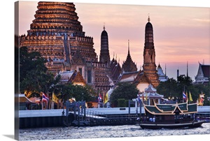 Thailand, Bangkok, Wat Arun, Temple of Dawn and the Chao Phraya river image thumbnail