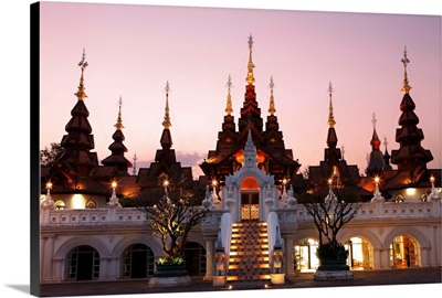 Thailand, Southeast Asia, Chiang Mai, Exterior of Mandarin Oriental Hotel