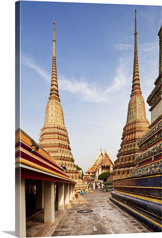 Thailand, Thailand Central, Bangkok, Wat Pho, Temple of the Reclining Buddha.