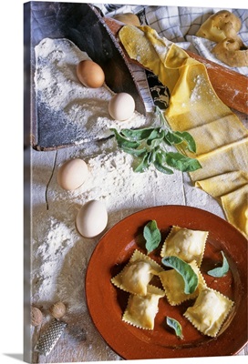 Tortelli (Italy, Tuscany), Ricotta cheese tortelli with butter and sage