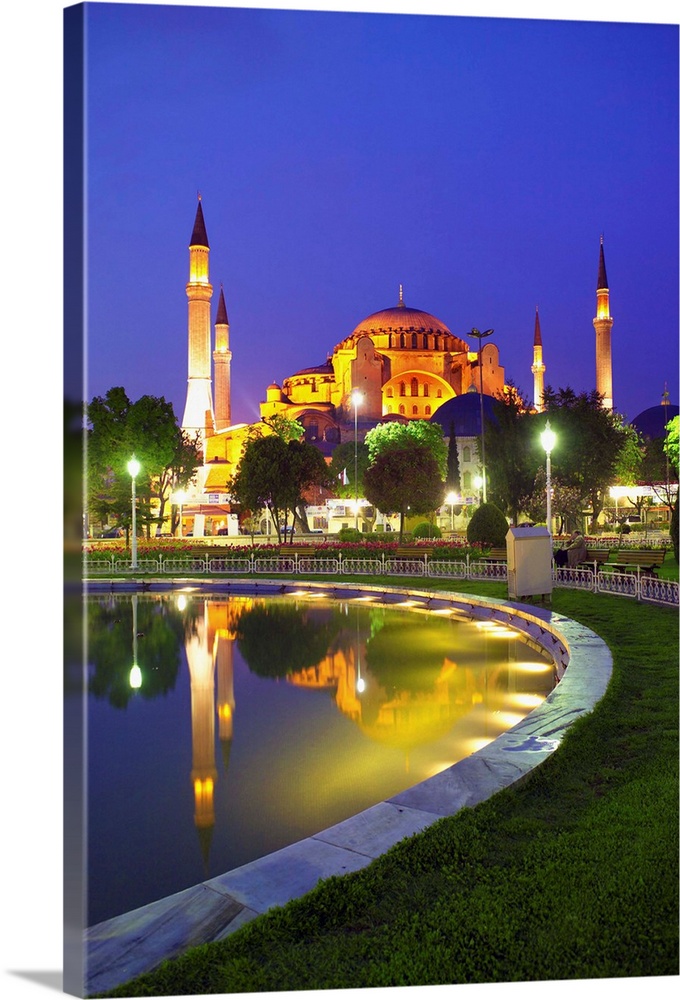 Turkey, Marmara, Istanbul, St Sophia (Hagia Sophia) Mosque