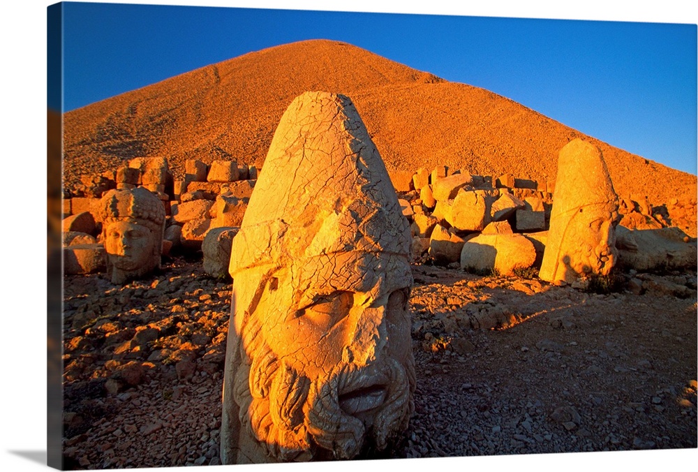 Turkey, T..rkiye, Southeast Anatolia, Nemrut Dagi mountain, Antiochus I Tomb, the West Terrace, the head of Zeus Oromasdes