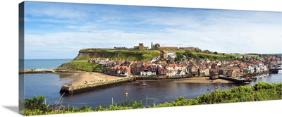 UK, England, Great Britain, North Yorkshire, Whitby, View across the town and harbor