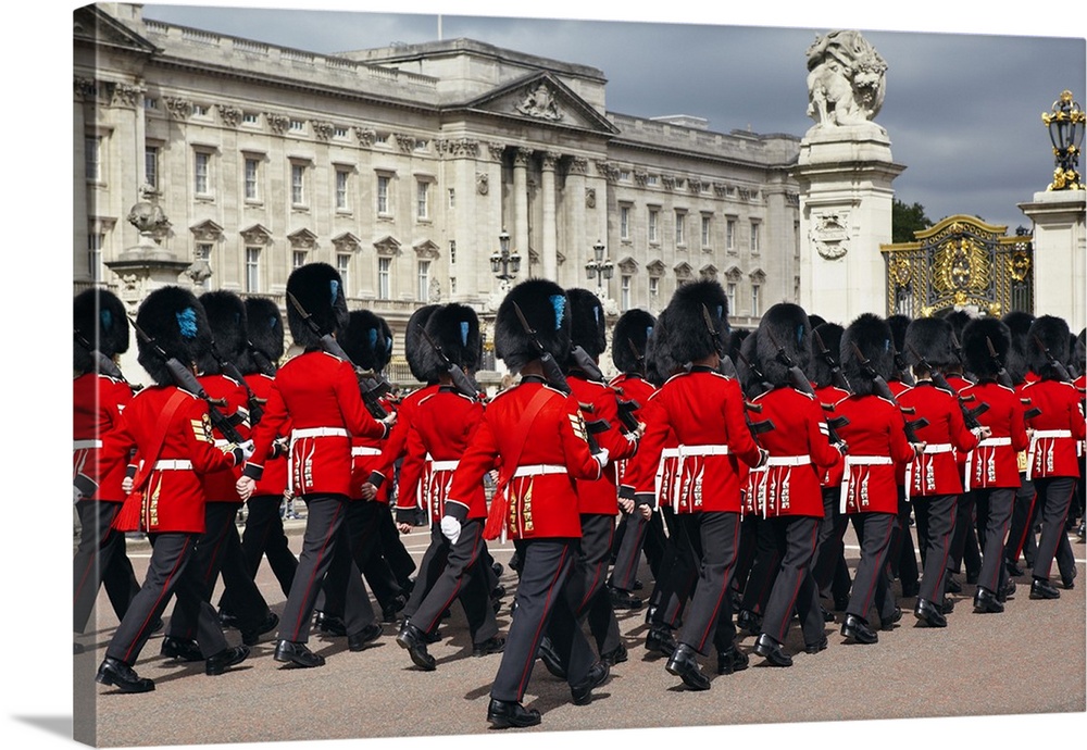 UK, London, Trooping of the color parade at Buckingham Palace