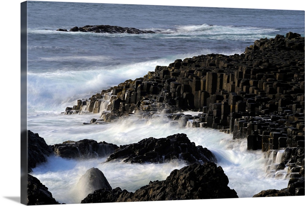 UK, Northern Ireland, Antrim, Giant's Causeway, Basalt cliffs