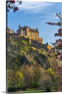 UK, Scotland, Edinburgh, Edinburgh Castle, Castle Seen From Princes Street Gardens