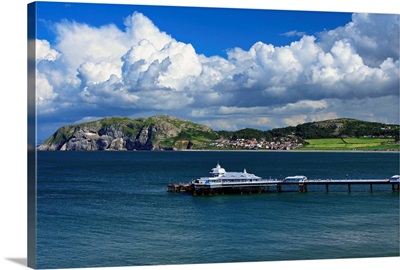 UK, Wales, Conwy, Llandudno, View of the 670 meters long Victorian pier
