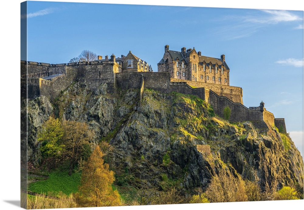 United Kingdom, Scotland, Edinburgh, Edinburgh Castle, Castle seen from Princes Street Gardens.