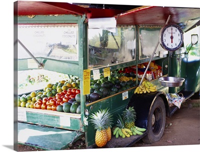 United States, Hawaii, Kauai island, Kapaa, fruit stall
