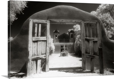United States, New Mexico, El Santuario de Chimayo, entrance