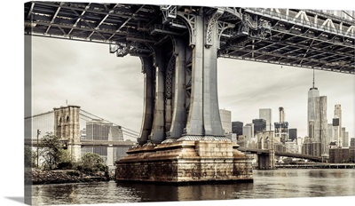 USA, New York City, Brooklyn, East River, Manhattan Bridge, Manhattan Bridge Pylon