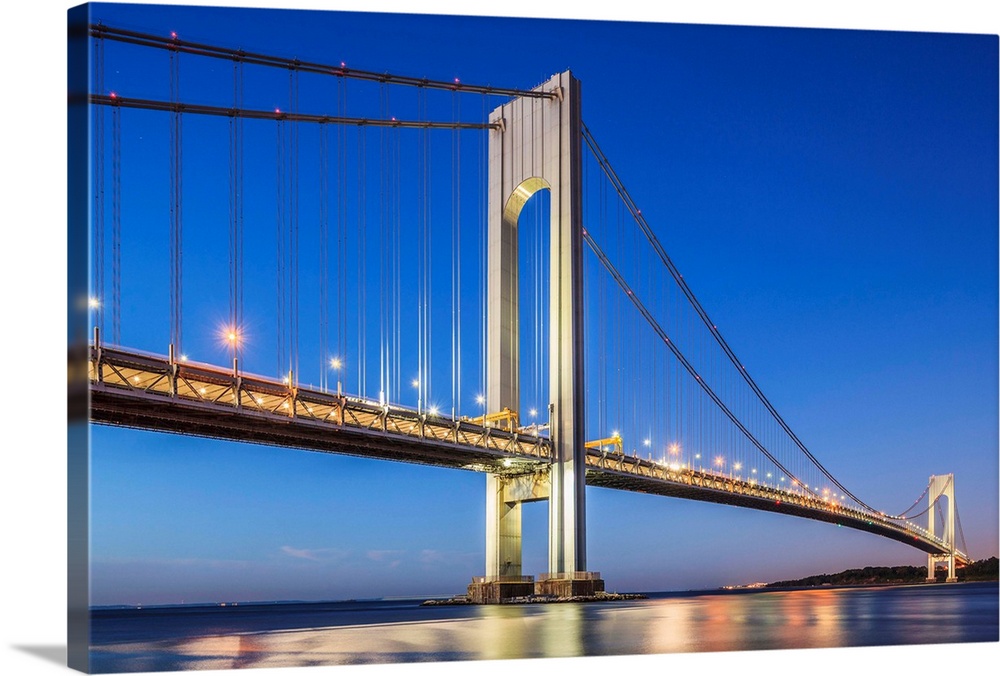 USA, New York City, Brooklyn, Verrazano-Narrows Bridge.