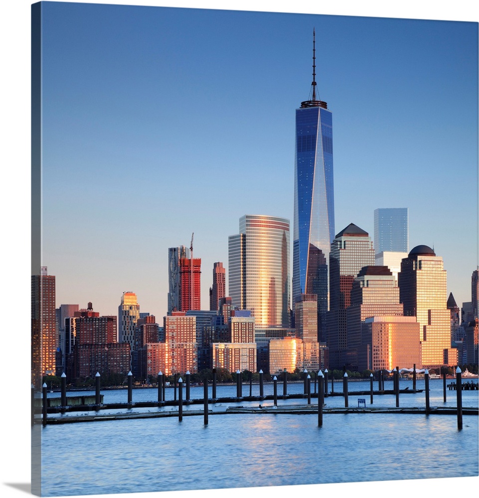 USA, New York City, Manhattan, Lower Manhattan, One World Trade Center, Freedom Tower, Manhattan view of the New York Skyl...