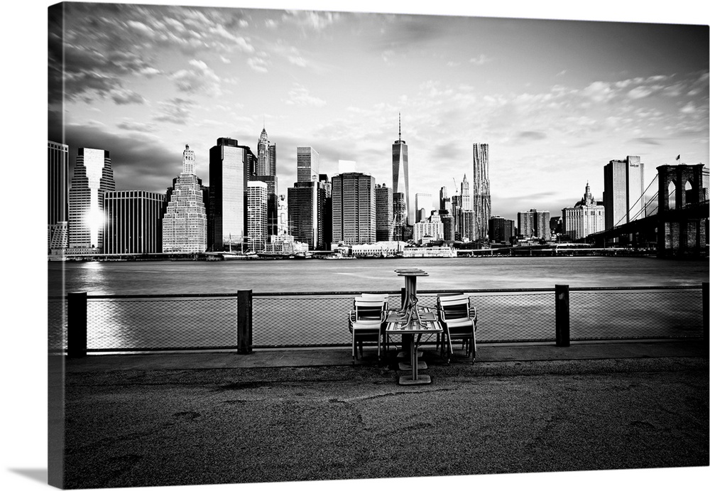 USA, New York City, Brooklyn Bridge, Lower Manhattan skyline with Freedom Tower and Brooklyn Bridge on the right.