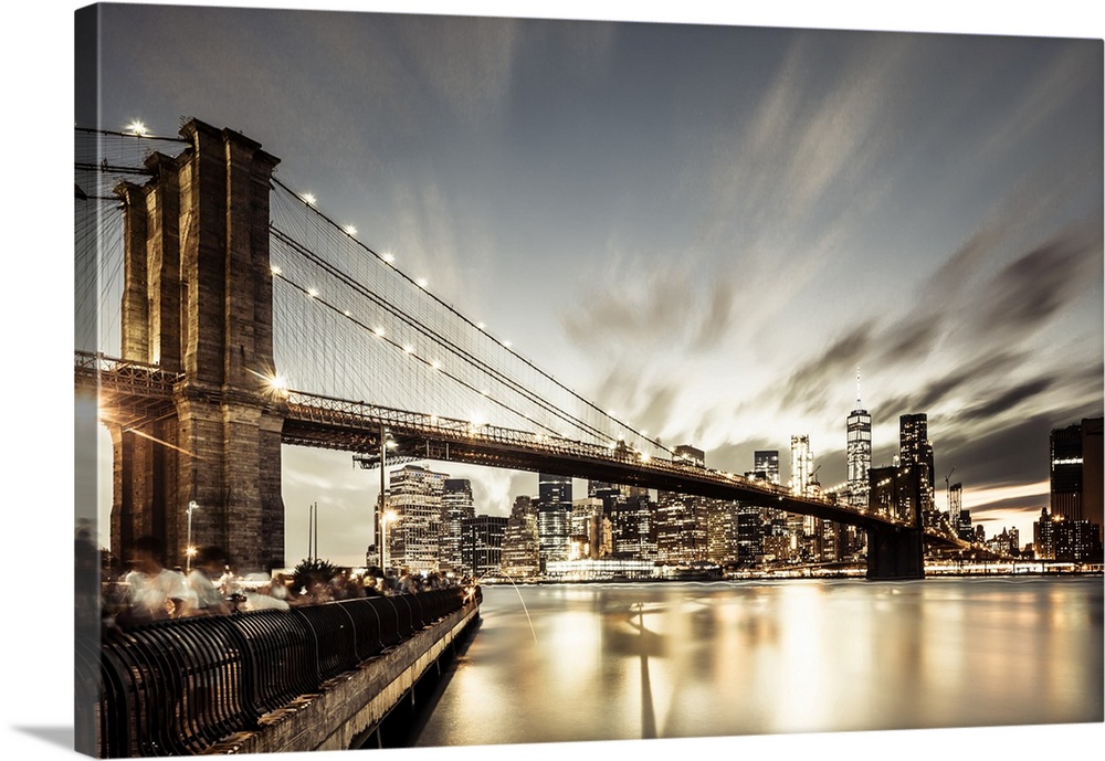 United States, New York City, Brooklyn, East River, Brooklyn Bridge, Brooklyn Bridge and Manhattan skyline with Freedom To...