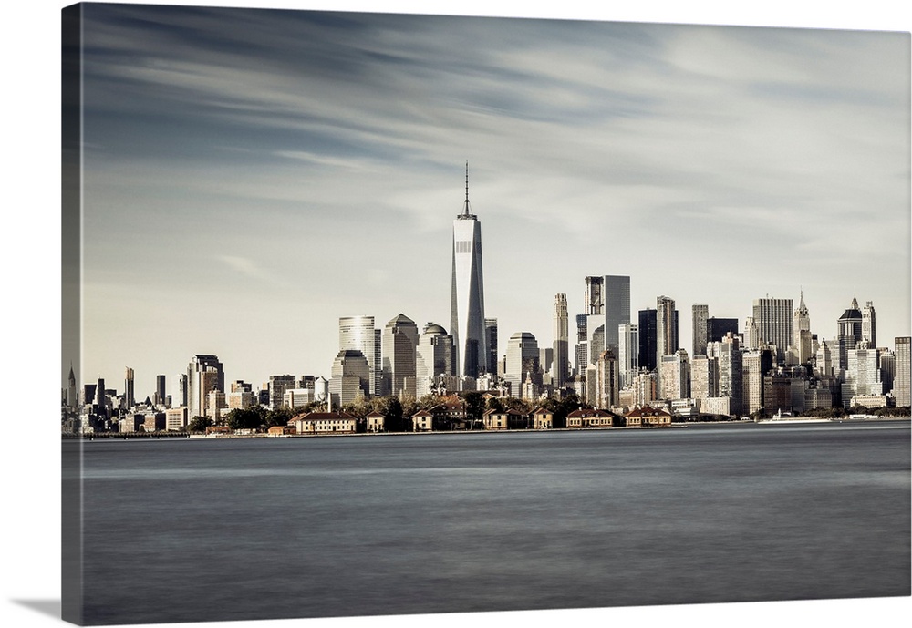 USA, New York City, Lower Manhattan, The Ellis Island, view from New Jersey towards Lower Manhattan, with the One World Tr...