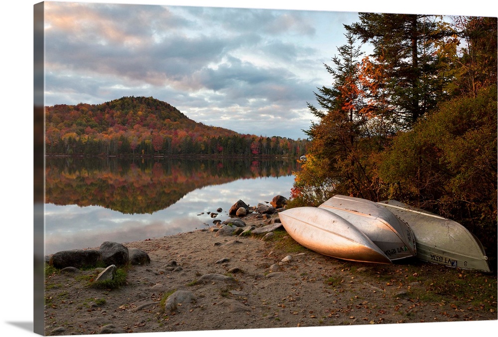 USA, Vermont, New England, Canoes next to Kettle Pond in Groton State Forest.
