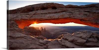 Utah, Canyonlands National Park, Mesa Arch, Natural rock arch