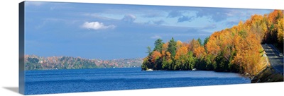Vermont, New England, View of the Lake Willoughby and the coastal road in autumn