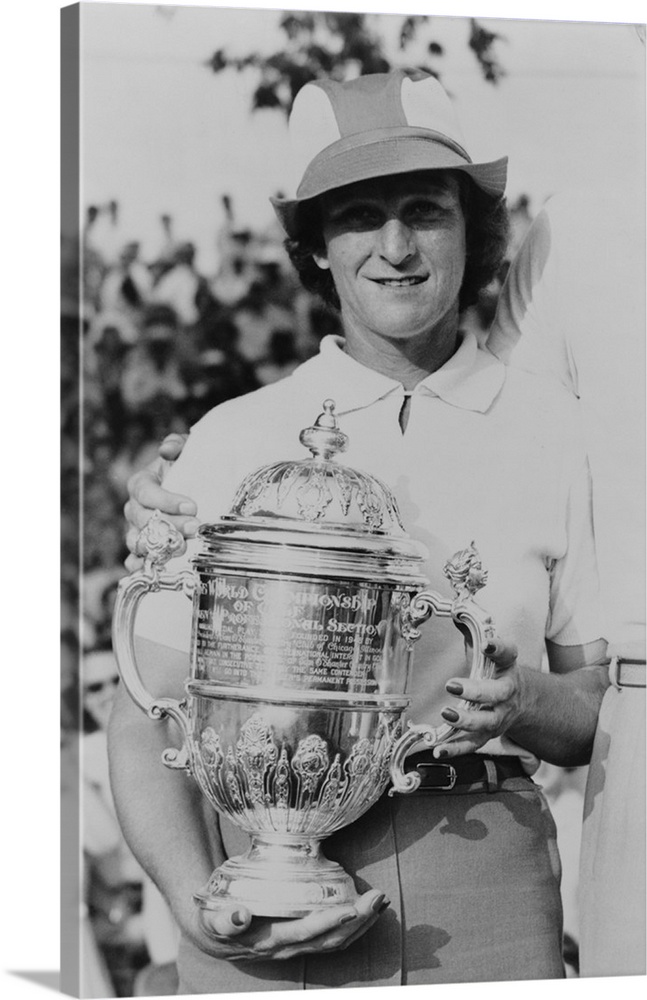 Babe Didrikson Zaharias holding trophy after the Tam O'Shanter golf tournament, Chicago. c. 1950.
