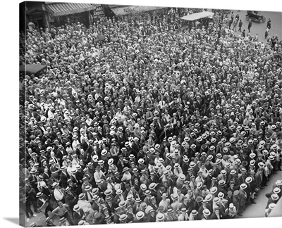 Crowds at Jack Dempsey-Georges Carpentier fight