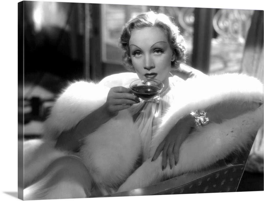 DESIRE, Marlene Dietrich, 1936.