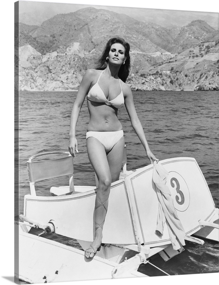 FATHOM, Raquel Welch, 1967,