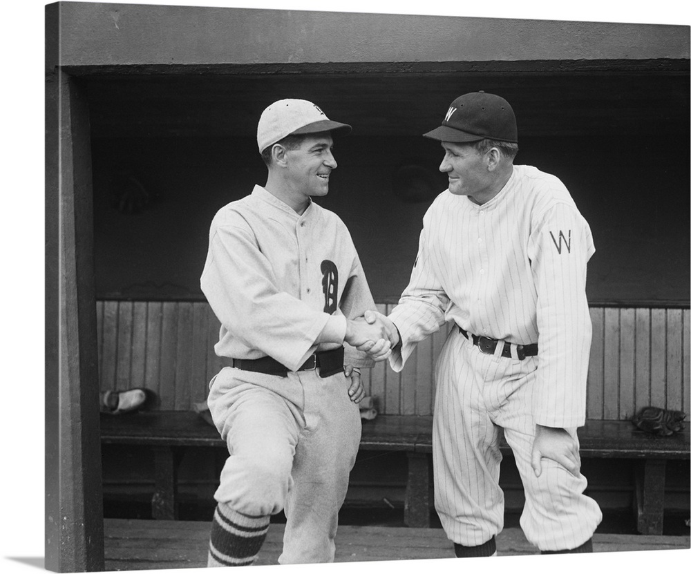 Former teammates Walter Johnson and Bucky Harris meet as managers of opposing baseball teams. Bucky's Detroit Tigers were ...