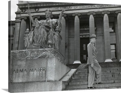 Gen, Dwight Eisenhower on the steps of Low Library of Columbia University, May 4, 1948
