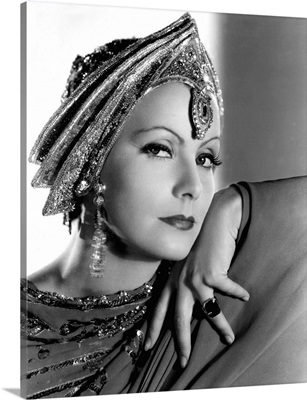 Greta Garbo in Mata Hari - Vintage Publicity Photo