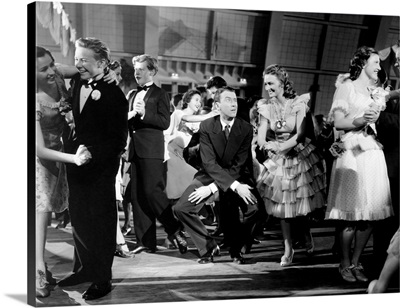 It's A Wonderful Life, Center From Left: James Stewart, Donna Reed, 1946